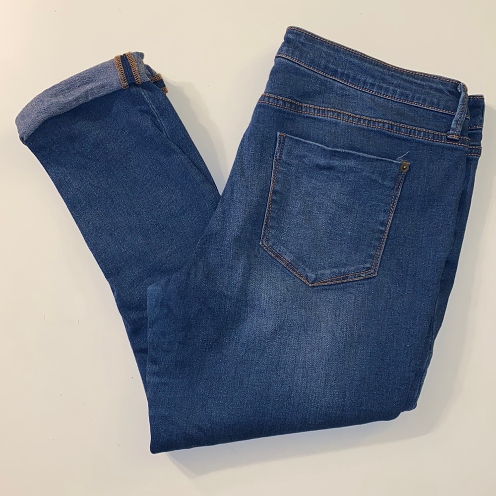 Just Fab. Size 33. Capris. Dark Wash. Distressed and Holes in knees. Soft.